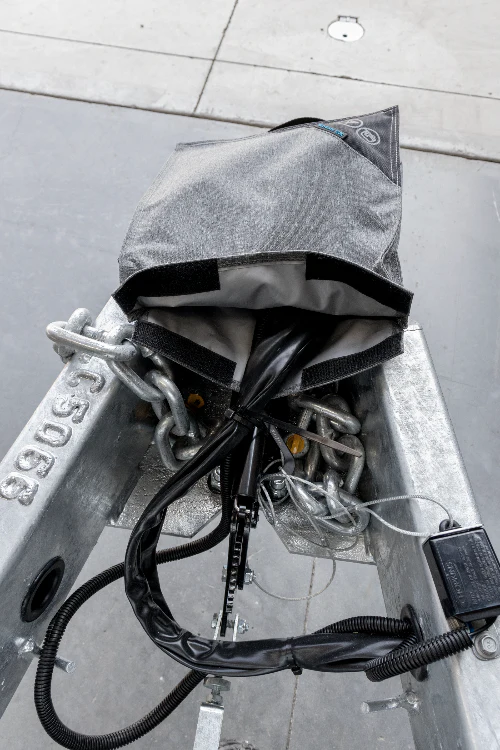 Navigator Trailer Plug & Shower Head Buddy - Image 5